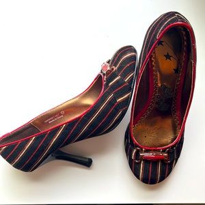 Naughty Monkey size 6.5 pinstripe corduroy pumps